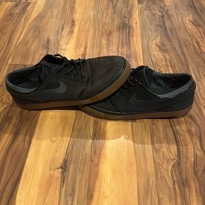 Nike skateboarding shoes
